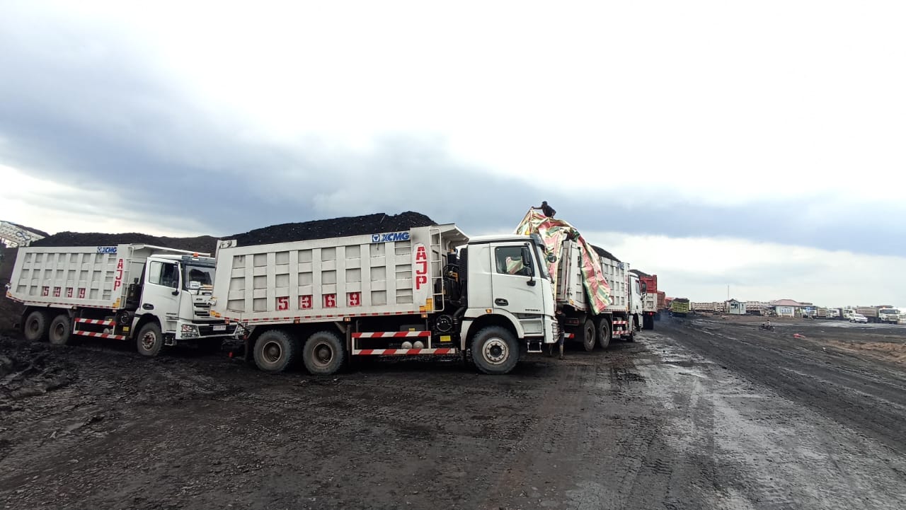 Armada truk batubara dalam kondisi prima